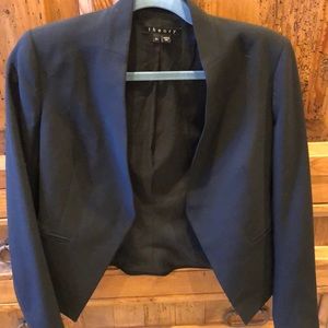 THEORY SCALLOPED BLACK BLAZER